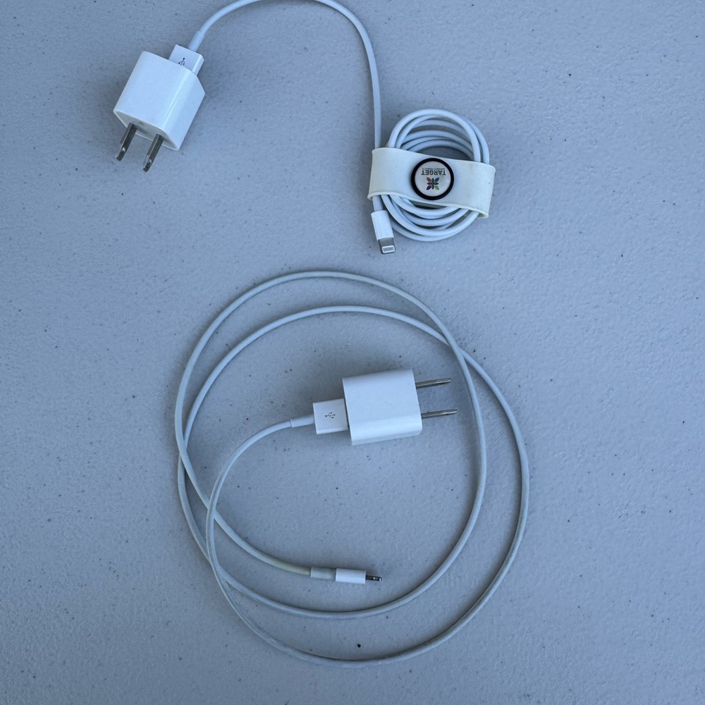 Apple White Charging Set with Cable and Adapter Lightning Cable (2/sets)